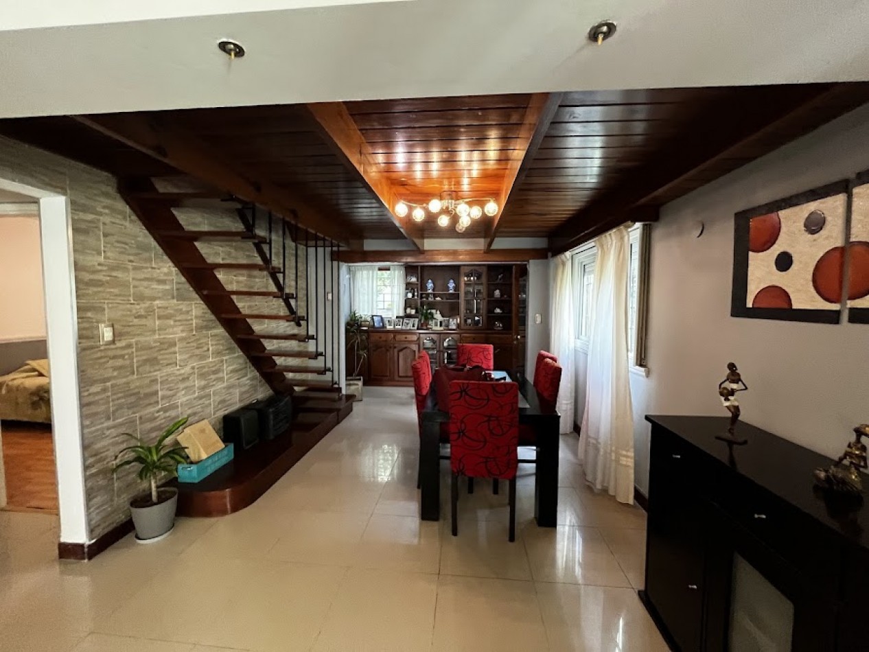 Casa en Excelente Estado con 3 Dormitorios y Garage