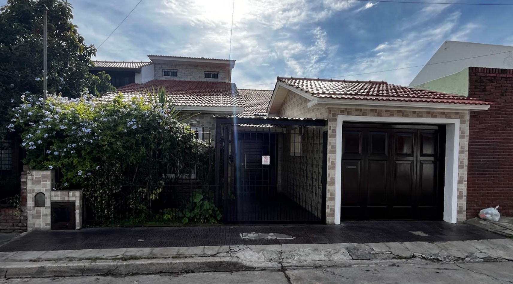 Casa en Excelente Estado con 3 Dormitorios y Garage