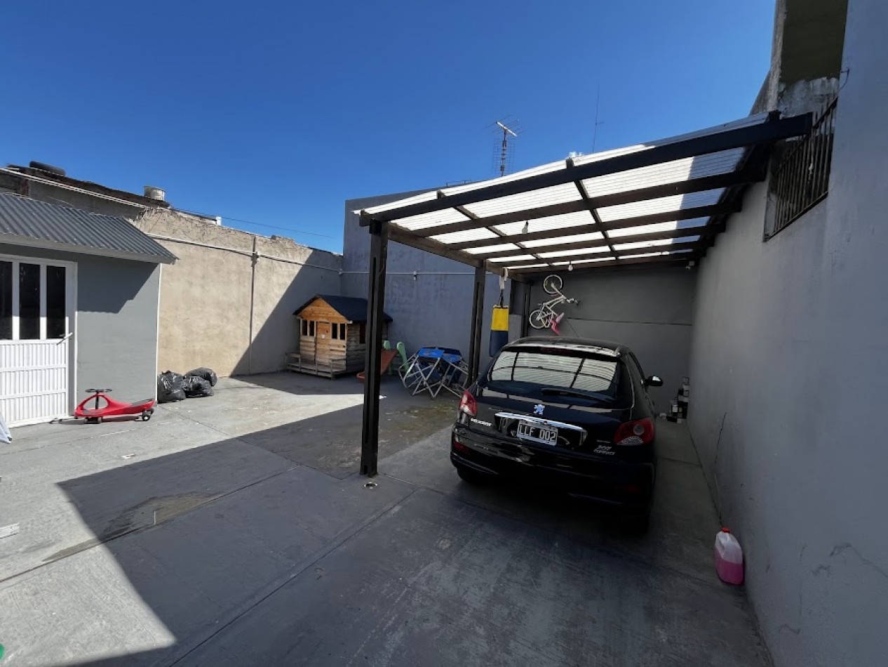Casa Moderna de 3 Ambientes con Garage Pasante y Patio amplio