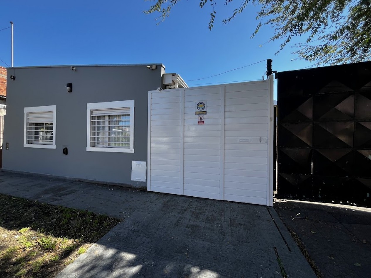 Casa Moderna de 3 Ambientes con Garage Pasante y Patio amplio