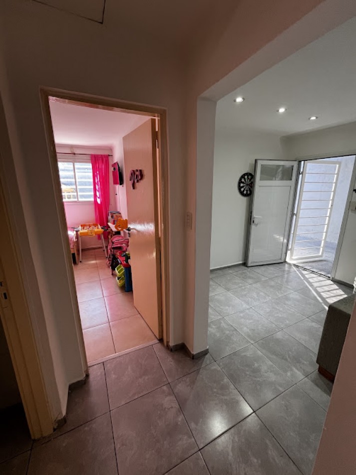 Casa Moderna de 3 Ambientes con Garage Pasante y Patio amplio