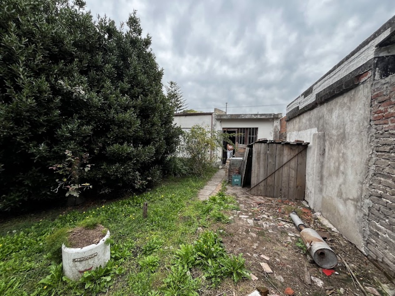 Oportunidad - Casa a Reciclar sobre Lote de 283 m² con Garage y Trotadora