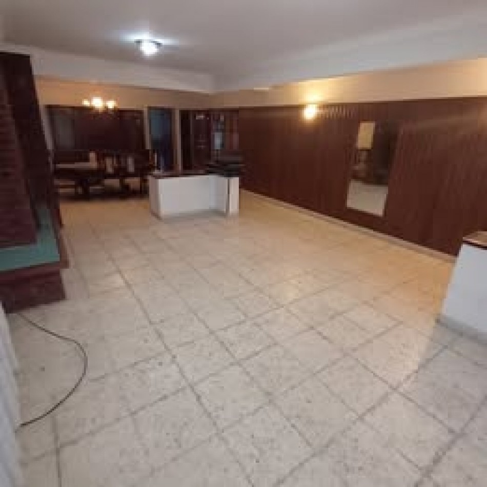 Alquiler  Comercial Chalet Amplio - Ideal Oficinas o Consultorios