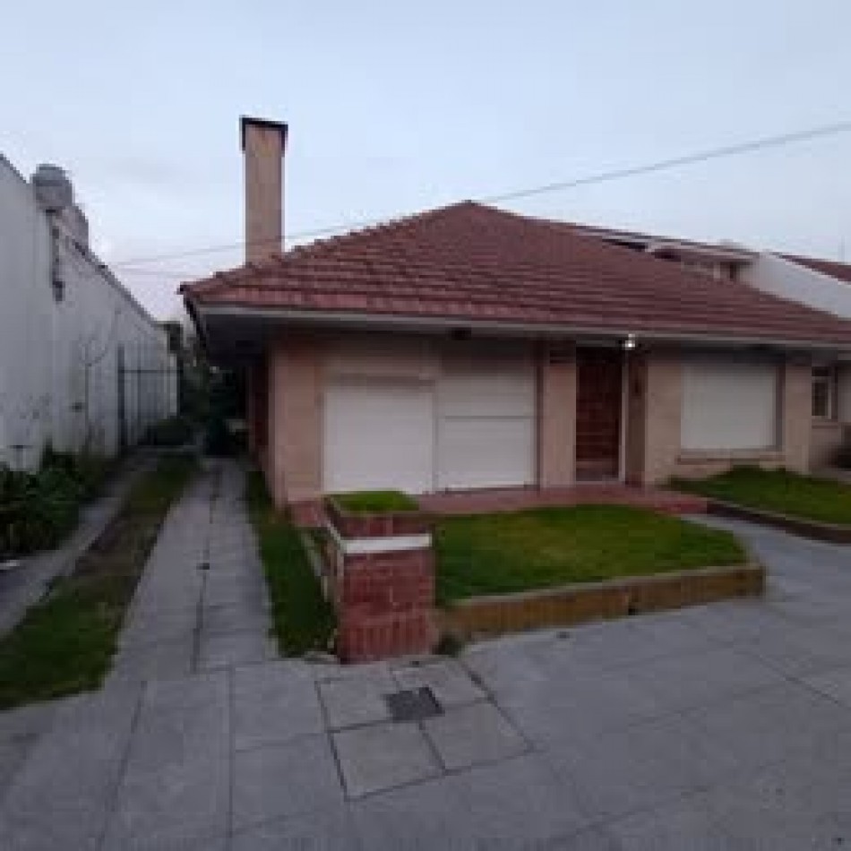 Alquiler  Comercial Chalet Amplio - Ideal Oficinas o Consultorios