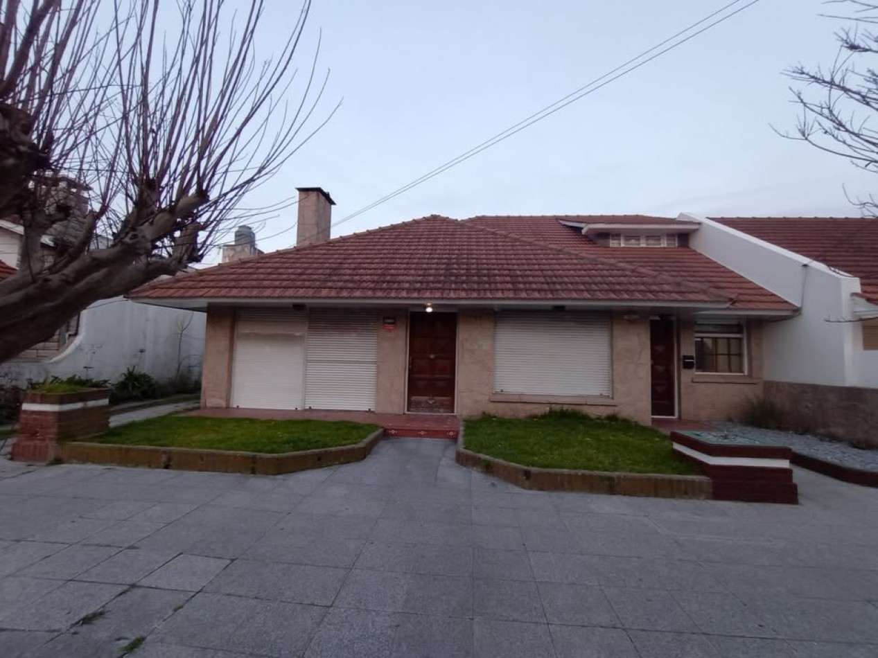 Alquiler  Comercial Chalet Amplio - Ideal Oficinas o Consultorios