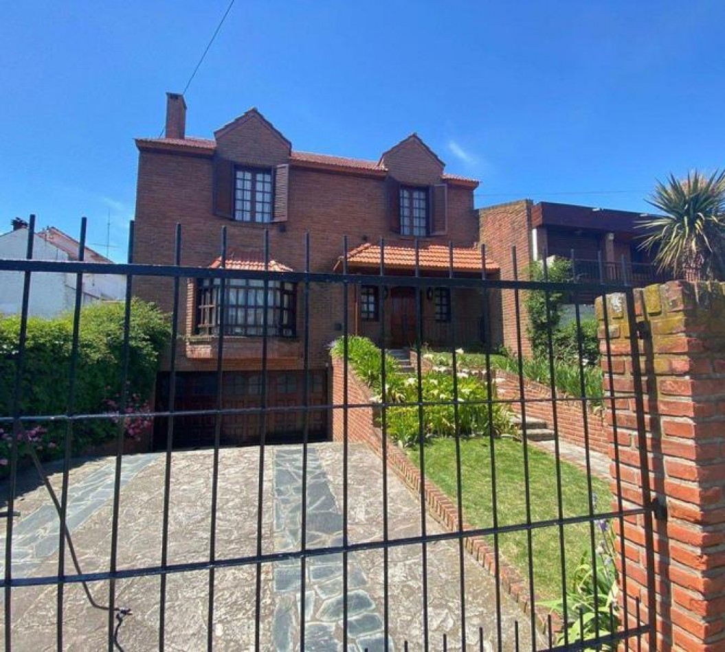 Chalet 4 ambientes sobre lote de 468 mts. Divino Rostro