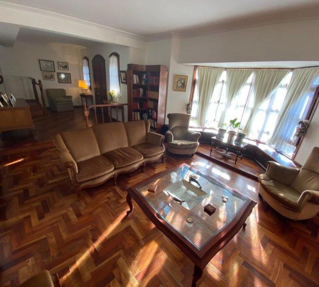 Chalet 4 ambientes sobre lote de 468 mts. Divino Rostro