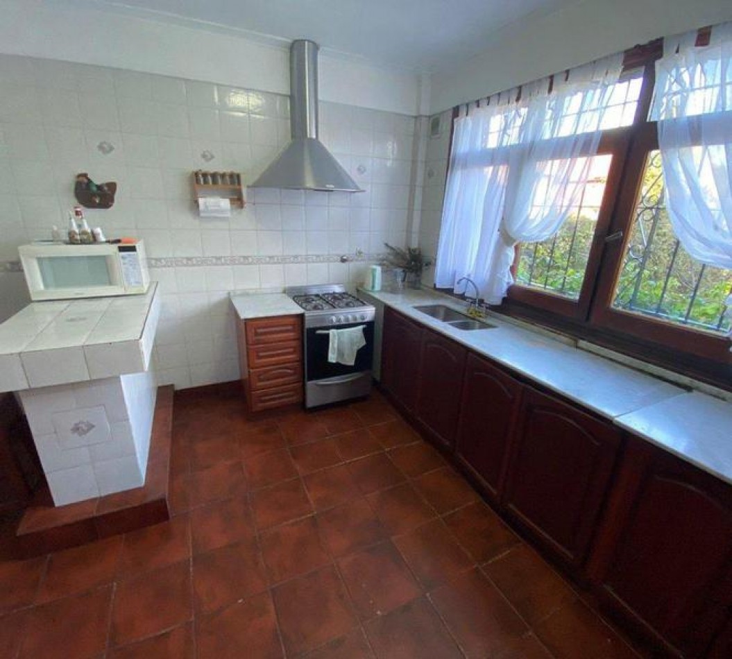 Chalet 4 ambientes sobre lote de 468 mts. Divino Rostro