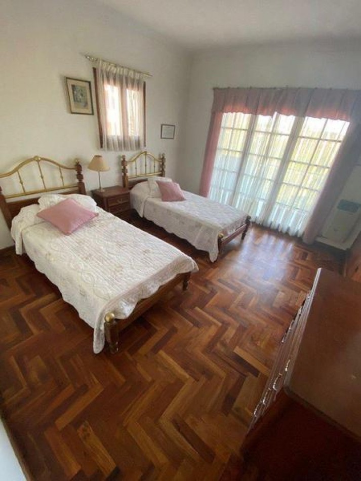 Chalet 4 ambientes sobre lote de 468 mts. Divino Rostro