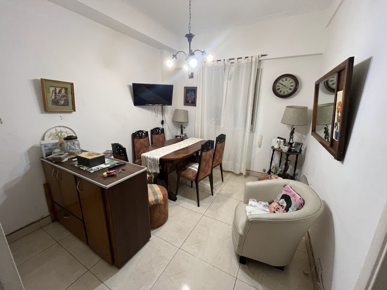 Departamento 2 amb al frente zona Varese