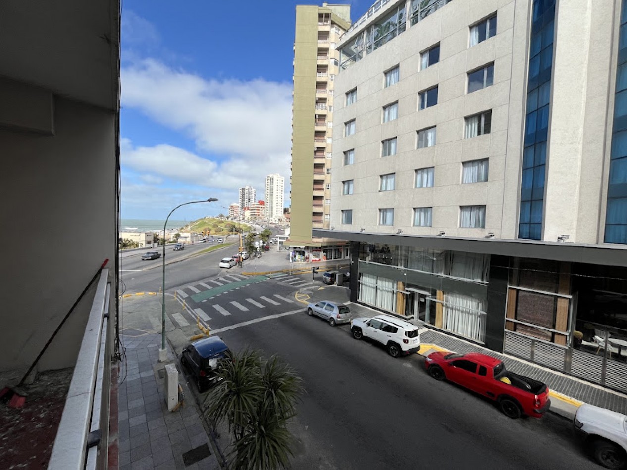  Dos amb. con balcon reciclado a 15 mts del Mar -La Perla