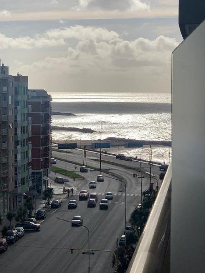 Departamento Vista al mar de tres ambientes con balcon y cochera - La Perla - Mar del Plata