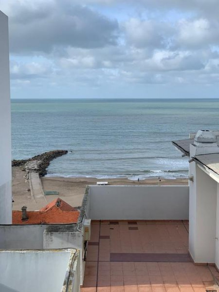 Departamento Vista al mar de tres ambientes con balcon y cochera - La Perla - Mar del Plata