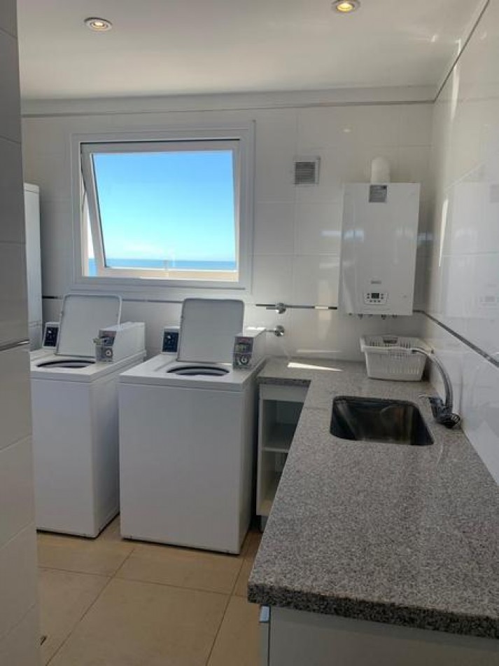 Departamento Vista al mar de tres ambientes con balcon y cochera - La Perla - Mar del Plata