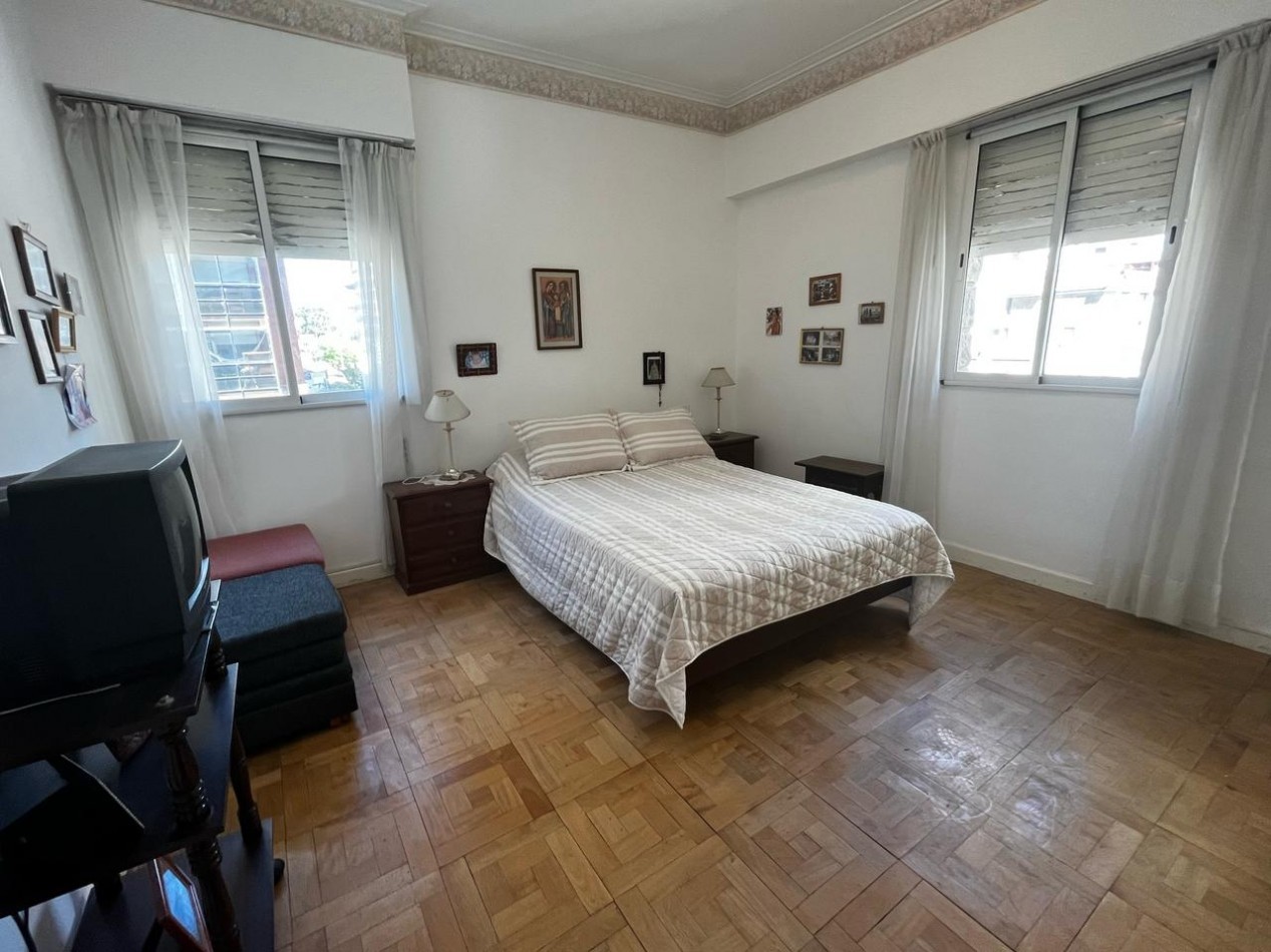 Departamento Señorial de 4 Ambientes en el Edificio Horizonte - Torreon del Monje