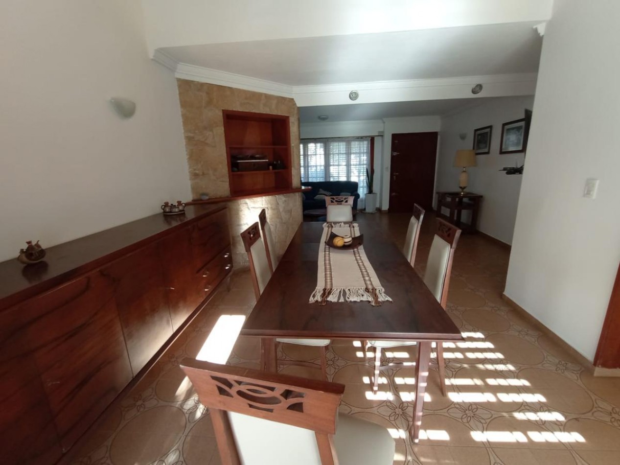 Chalet 5 amb con garage y amplio parque Mogotes 