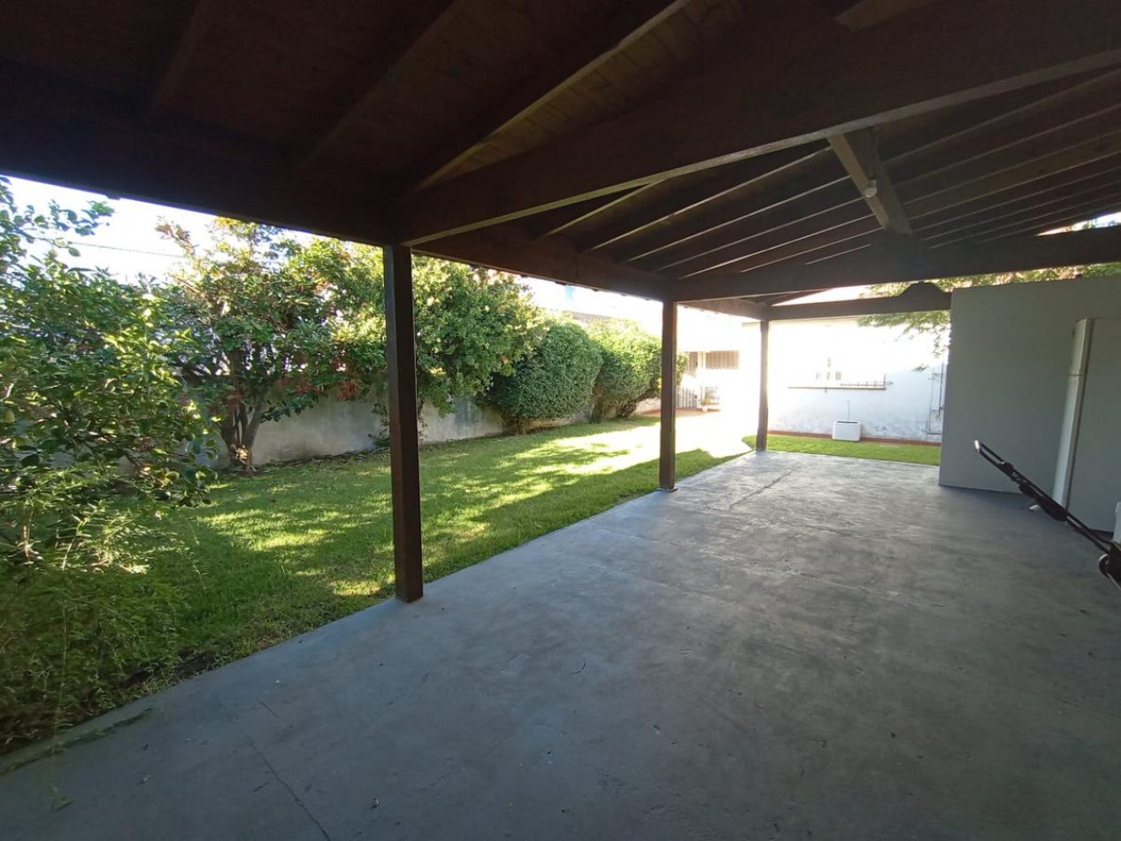 Chalet 5 amb con garage y amplio parque Mogotes 