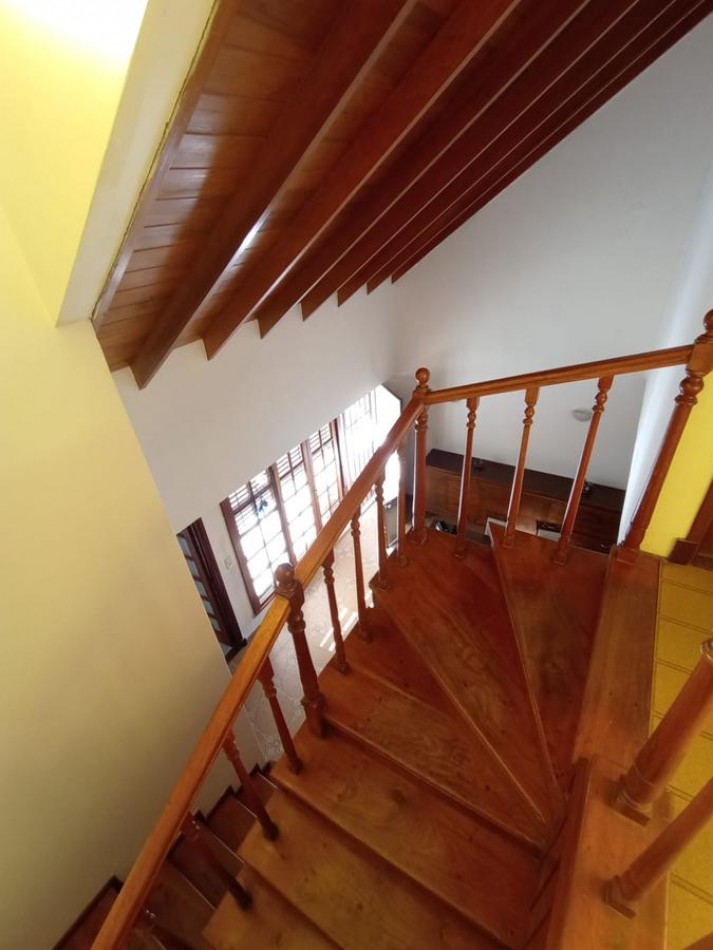 Chalet 5 amb con garage y amplio parque Mogotes 