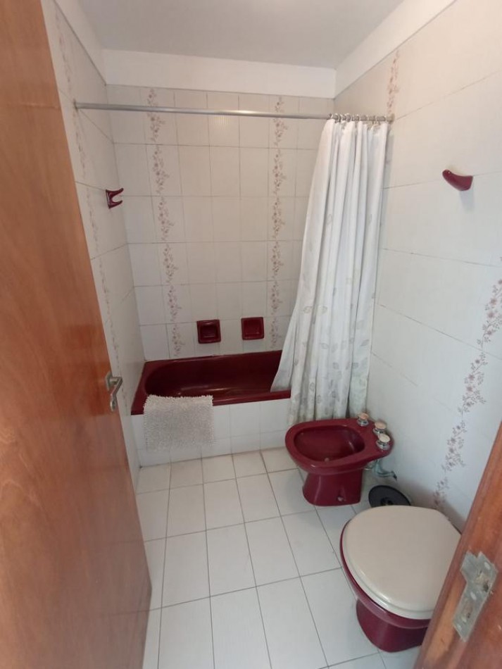 Chalet 5 amb con garage y amplio parque Mogotes 