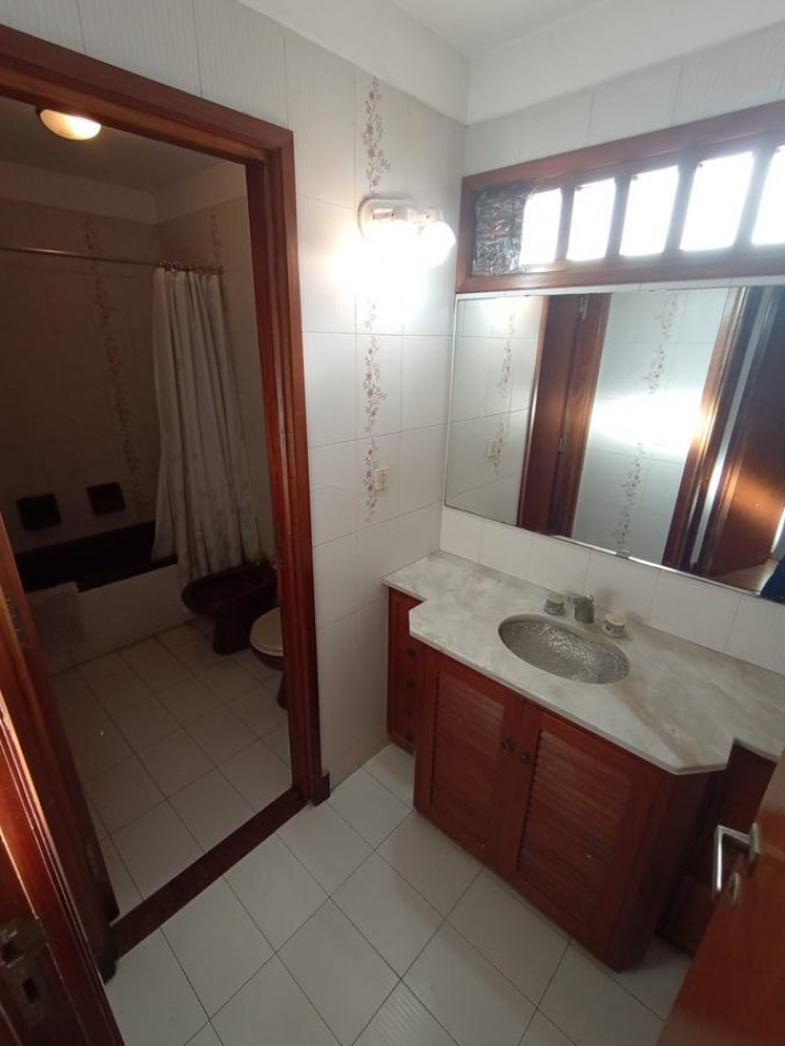 Chalet 5 amb con garage y amplio parque Mogotes 