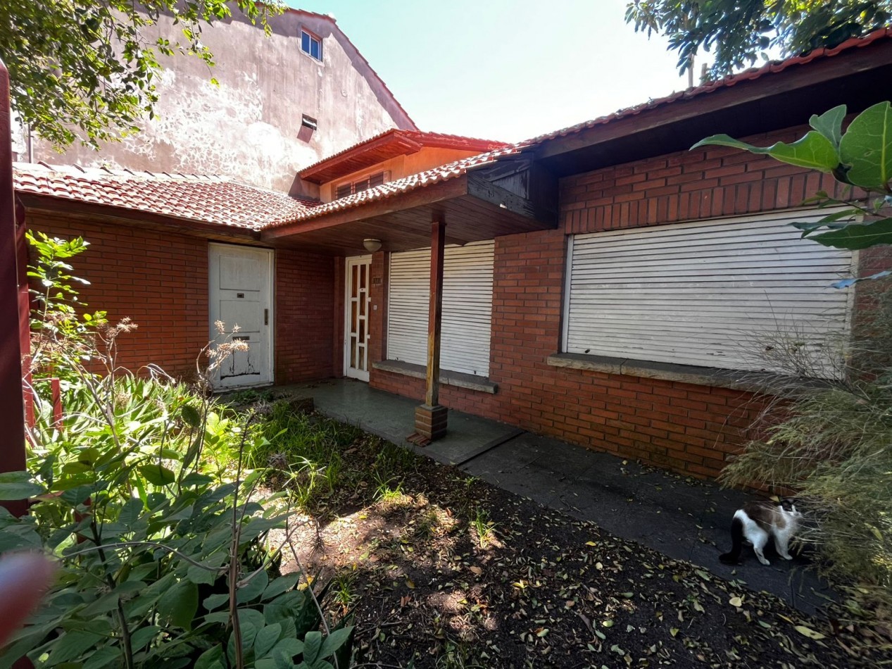 Chalet con Patio, Parrillas y Garage Doble 
