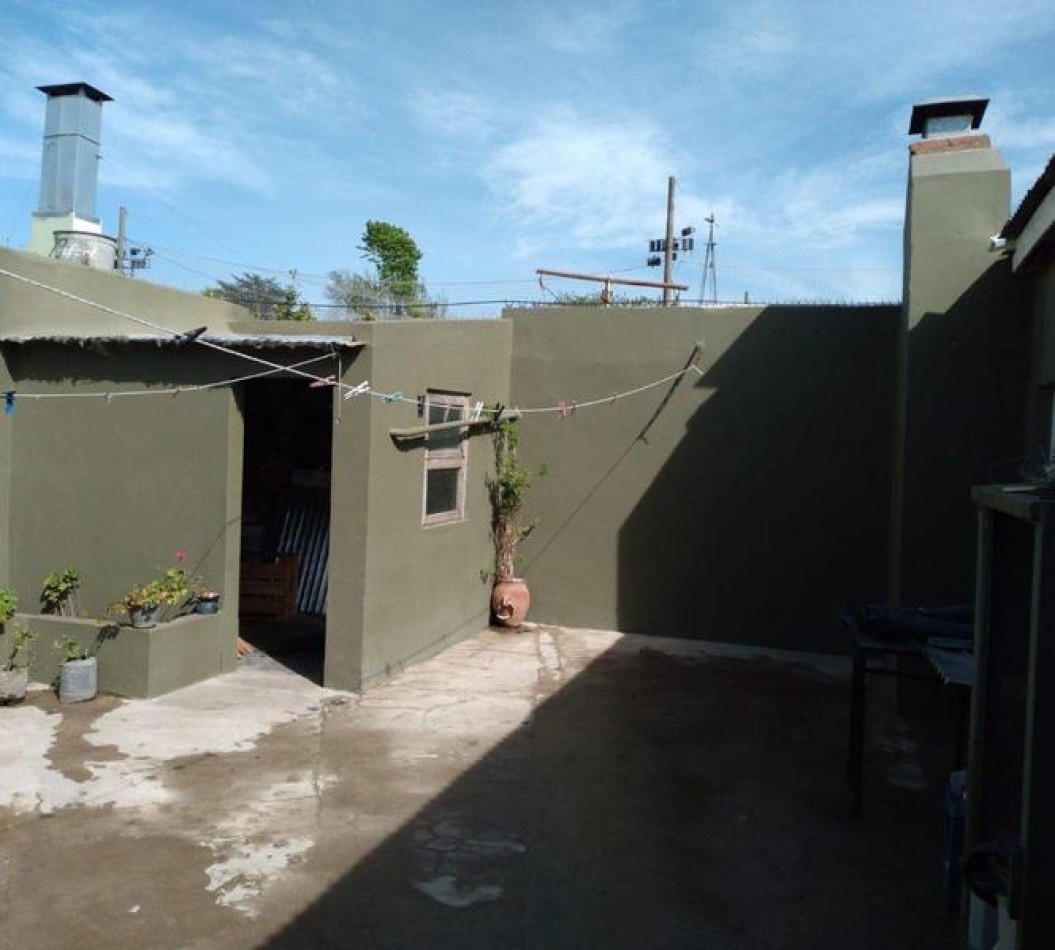 Casa de 3 Ambientes con Garage Doble, Quincho y Patio - A 100 mts de Av. Luro