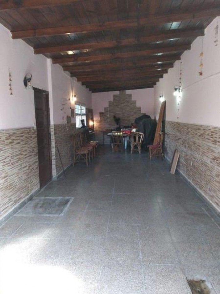 Casa de 3 Ambientes con Garage Doble, Quincho y Patio - A 100 mts de Av. Luro
