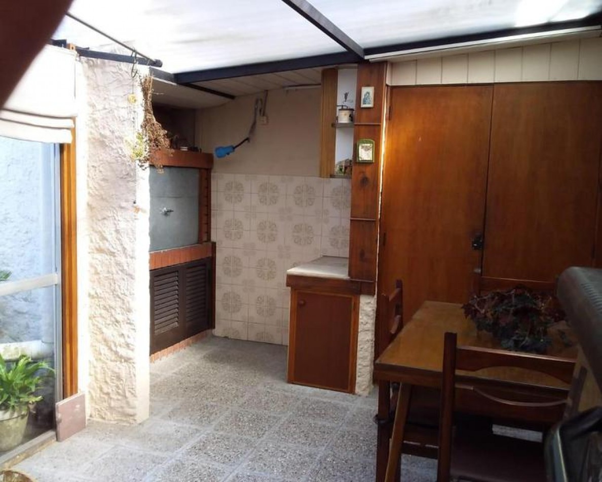 Venta de Propiedad Multifuncional con Taller y Cocheras para 7 Autos