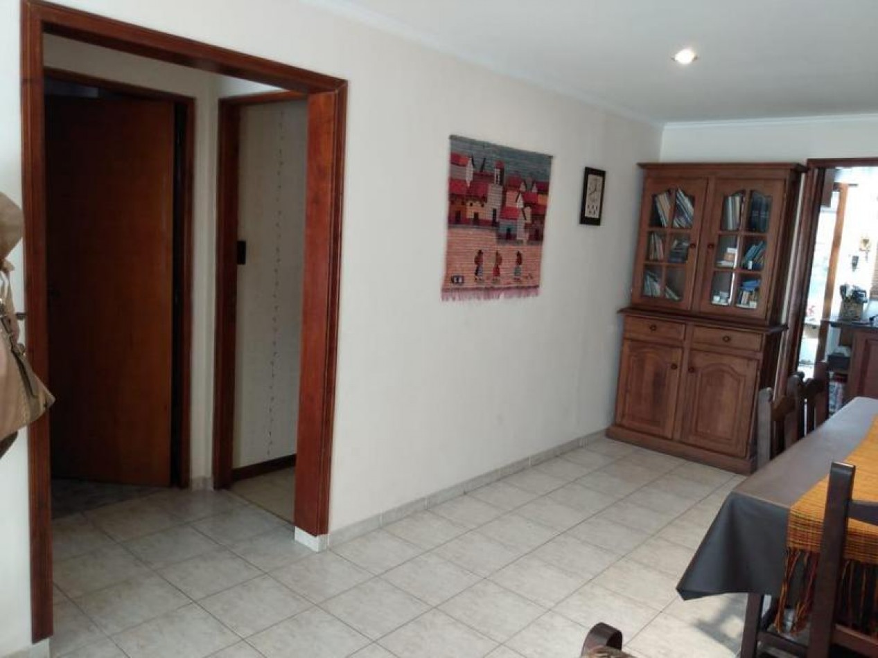Venta de Propiedad Multifuncional con Taller y Cocheras para 7 Autos