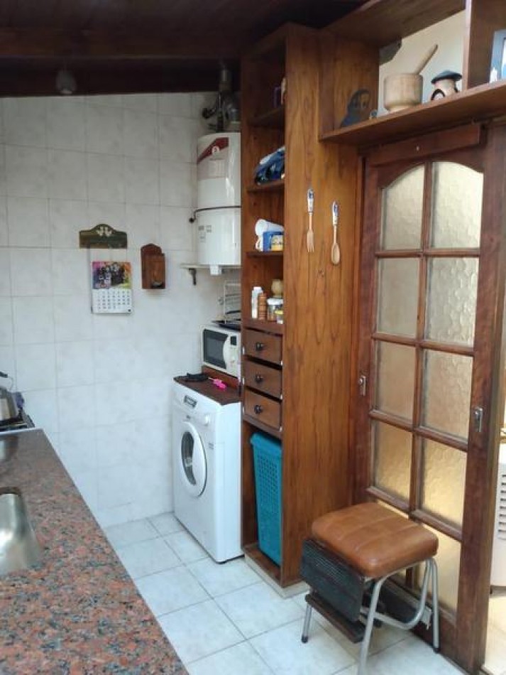 Venta de Propiedad Multifuncional con Taller y Cocheras para 7 Autos