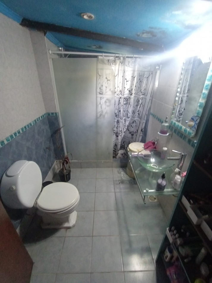 Dos Viviendas Independientes con Piscina en Lote de 1000 m² 