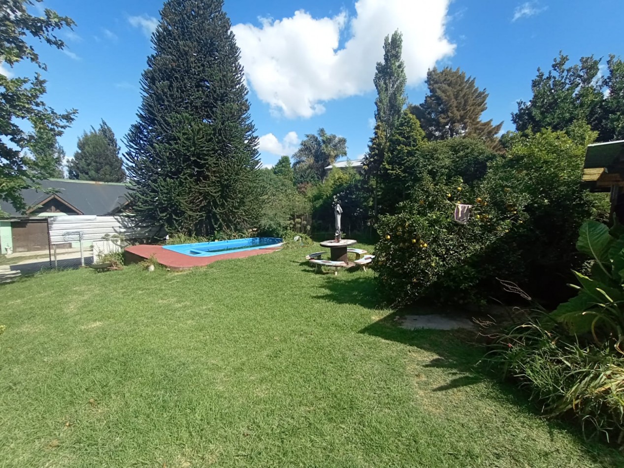 Dos Viviendas Independientes con Piscina en Lote de 1000 m² 