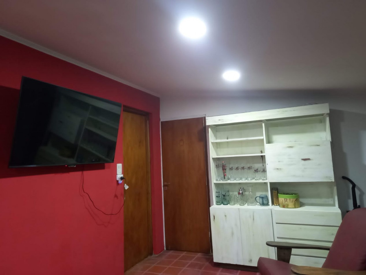 Dos Viviendas Independientes con Piscina en Lote de 1000 m² 
