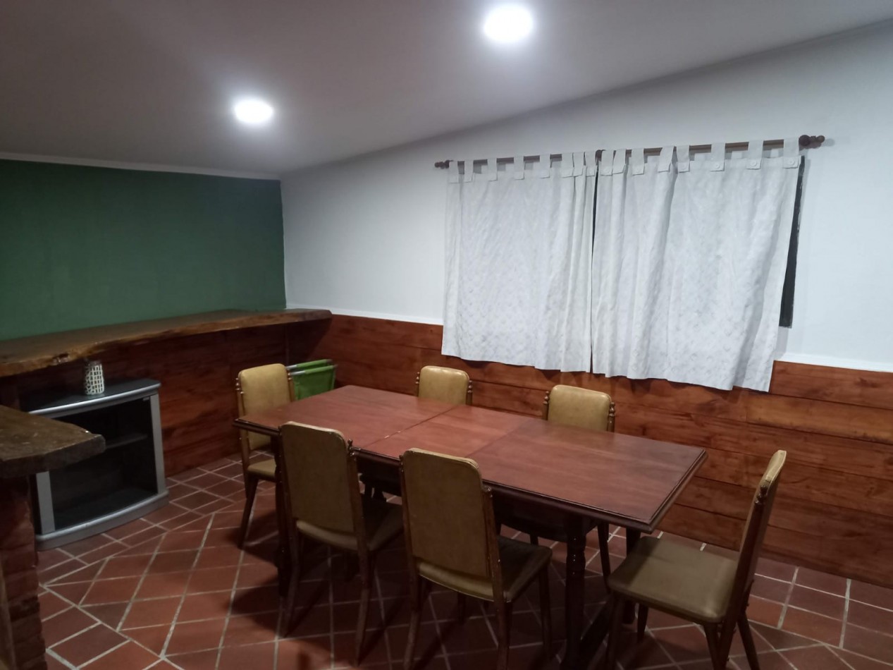Dos Viviendas Independientes con Piscina en Lote de 1000 m² 
