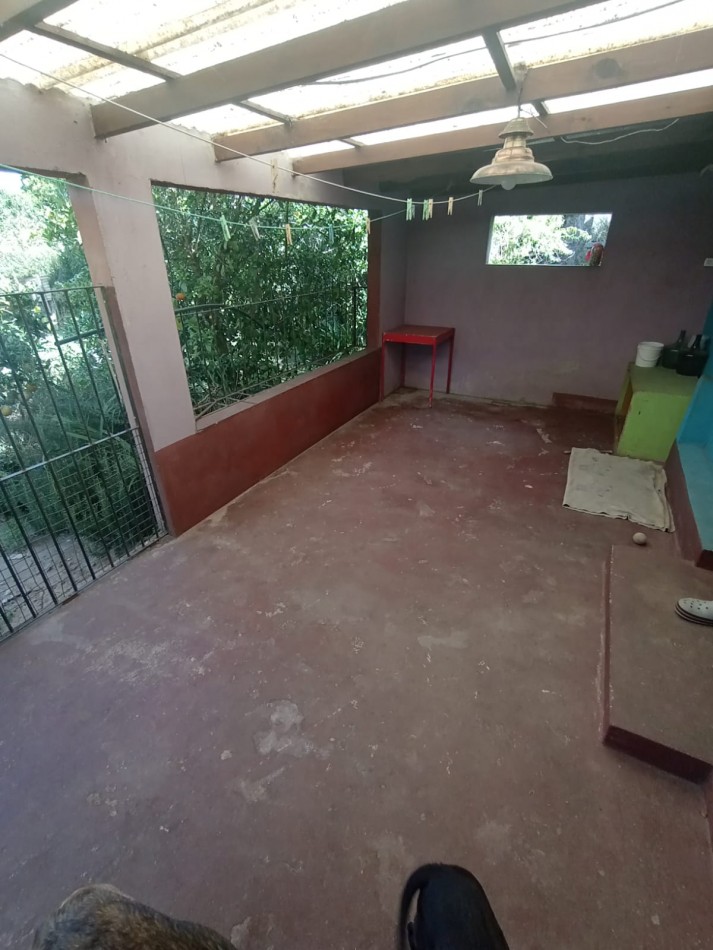 Dos Viviendas Independientes con Piscina en Lote de 1000 m² 
