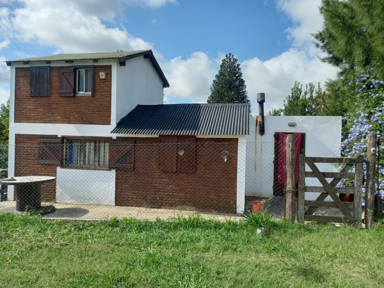 Dos Viviendas Independientes con Piscina en Lote de 1000 m² 