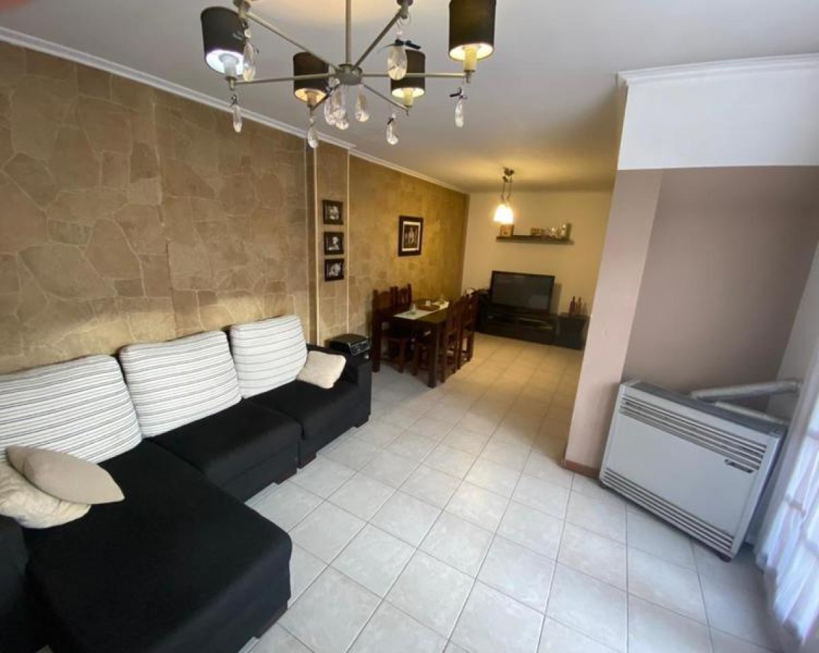 Chalet Multifuncional con Dependencia y Local al Frente - Excelente Ubicacion