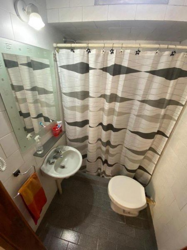 Chalet Multifuncional con Dependencia y Local al Frente - Excelente Ubicacion