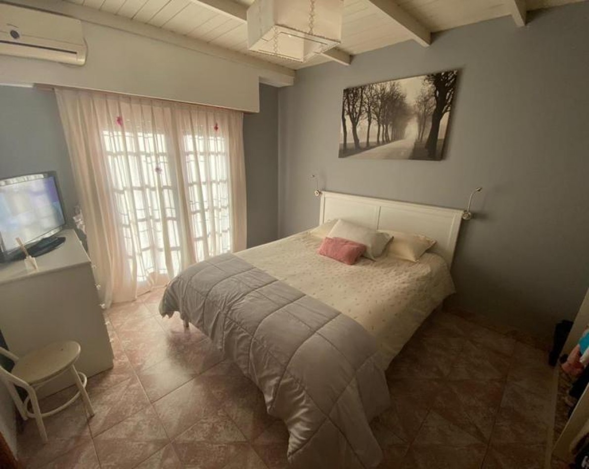 Chalet Multifuncional con Dependencia y Local al Frente - Excelente Ubicacion