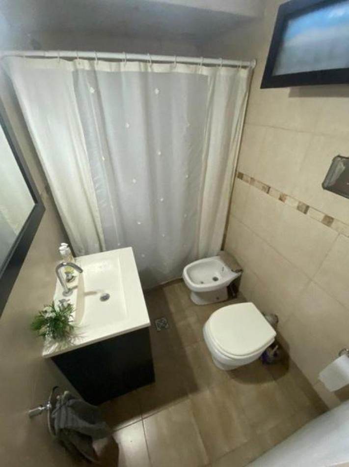 Chalet Multifuncional con Dependencia y Local al Frente - Excelente Ubicacion