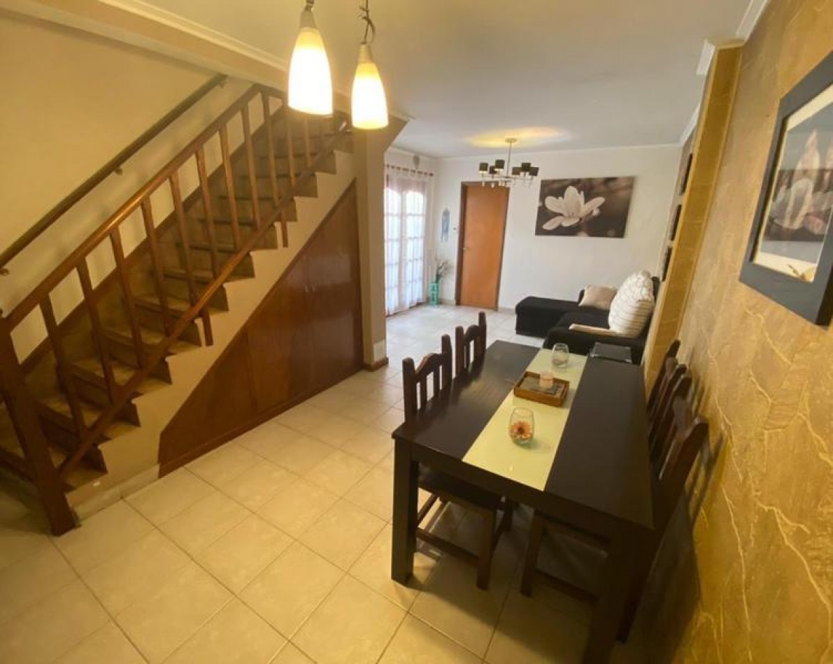 Chalet Multifuncional con Dependencia y Local al Frente - Excelente Ubicacion