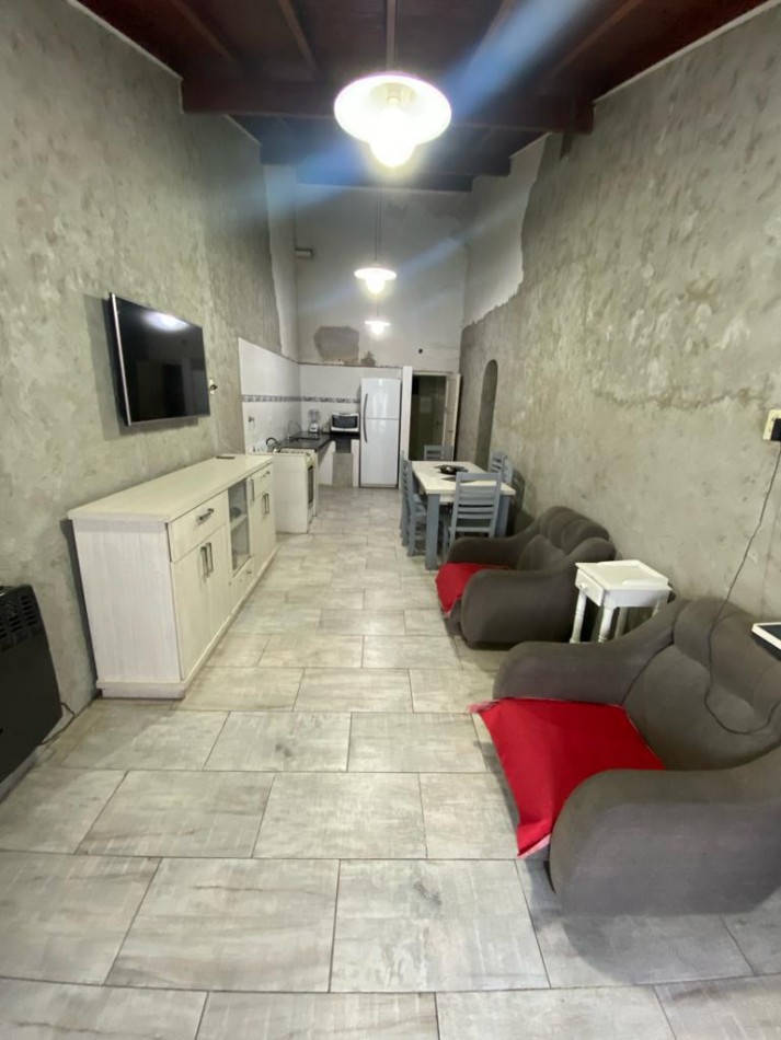 Casa de 4 Ambientes con Parque de 430 mt2 y Quincho 