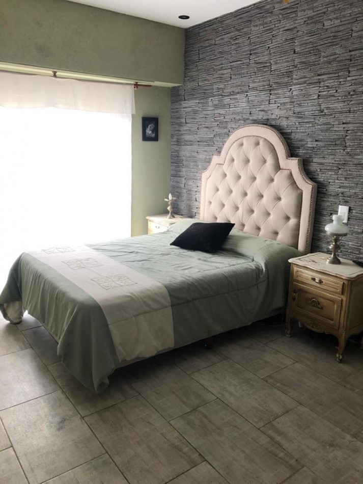 Casa de 4 Ambientes con Parque de 430 mt2 y Quincho 