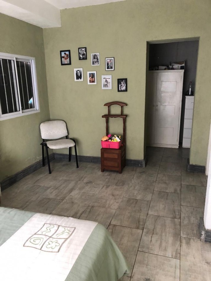 Casa de 4 Ambientes con Parque de 430 mt2 y Quincho 