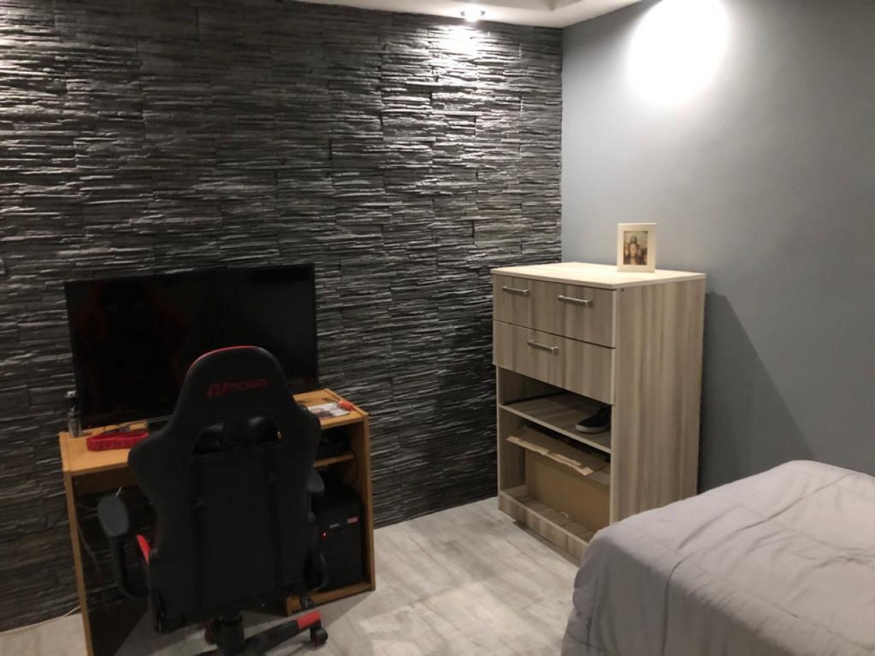 Casa de 4 Ambientes con Parque de 430 mt2 y Quincho 