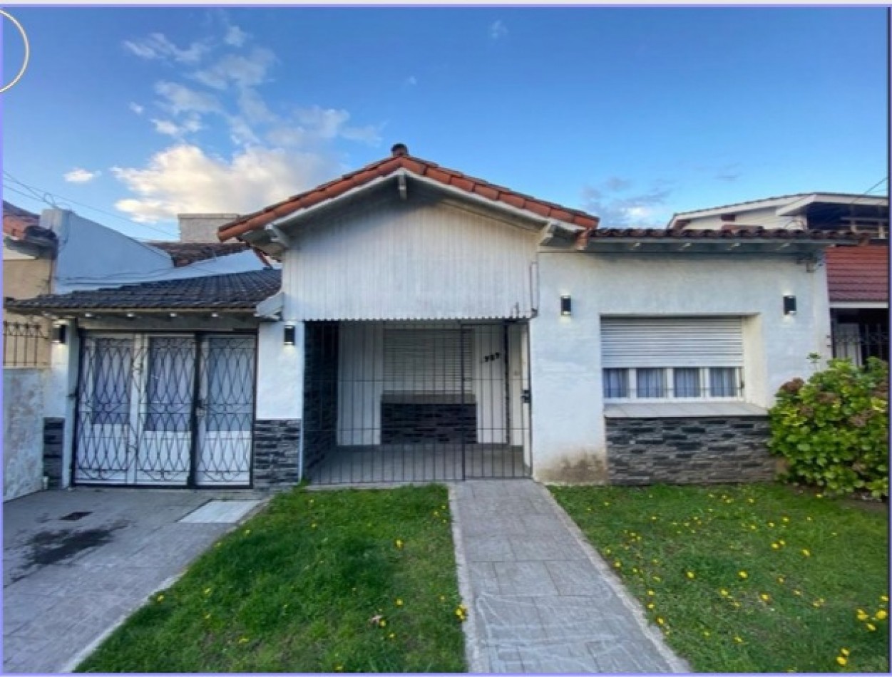 Casa de 4 Ambientes con Parque de 430 mt2 y Quincho 