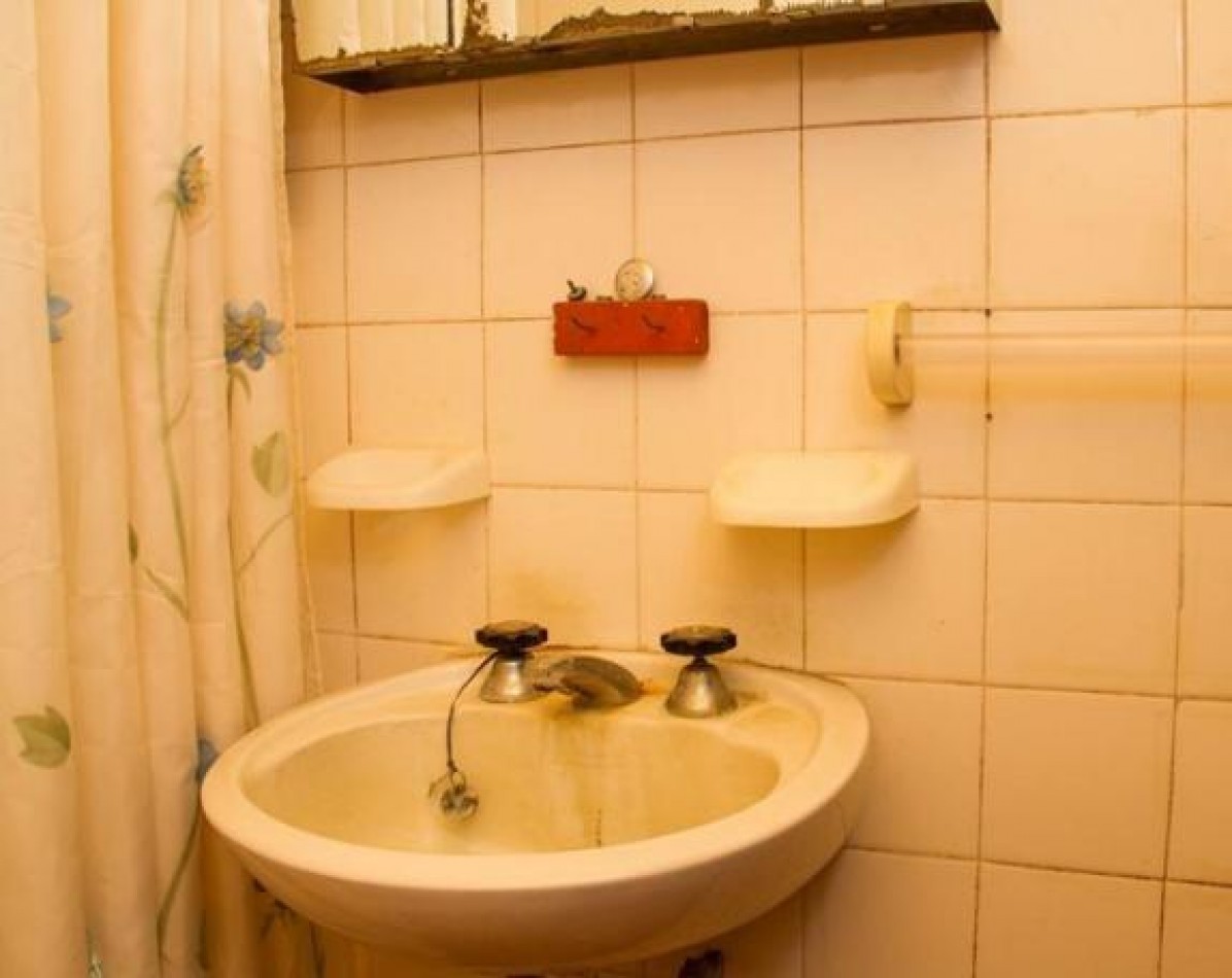 Casa 3 amb. + departamento con entrada independiente