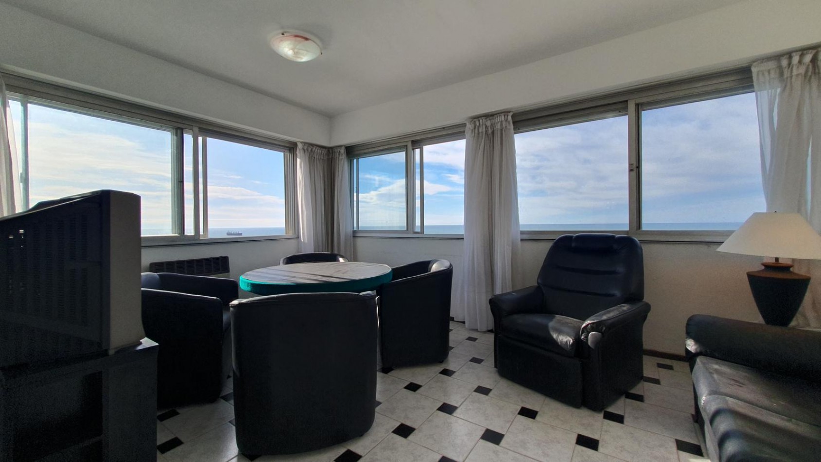  Alquiler 24 meses frente al mar -Departamento de 4 amb.- Mirador Cabo Corrientes