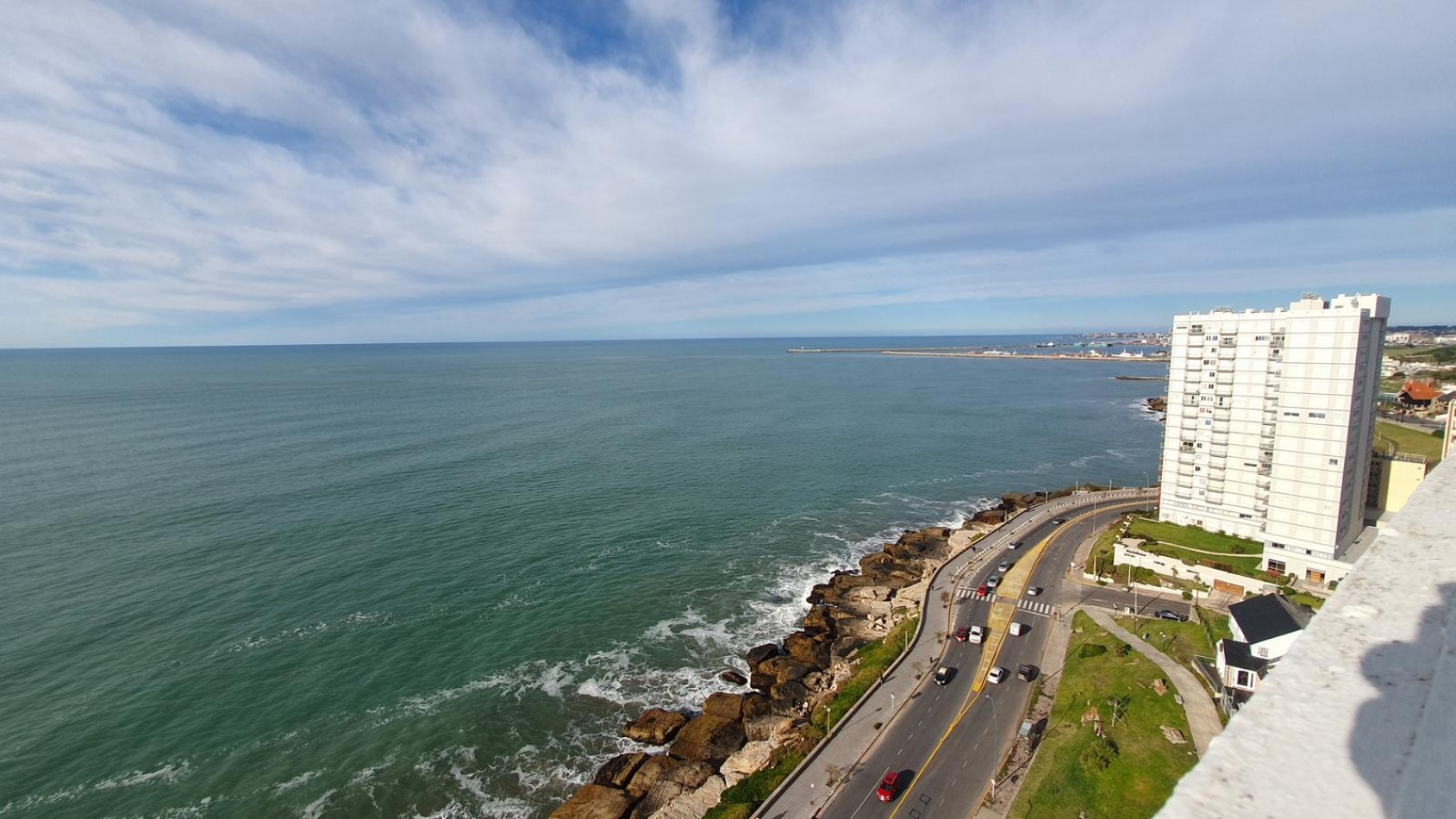  Alquiler 24 meses frente al mar -Departamento de 4 amb.- Mirador Cabo Corrientes