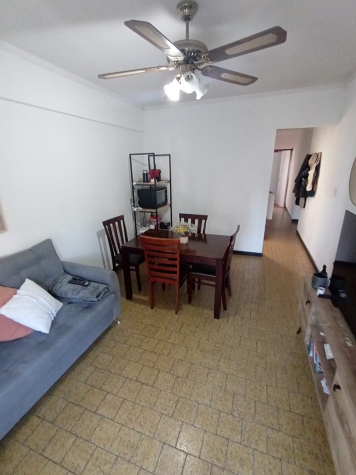 Departamento 2 amb al frente con balcon - La perla